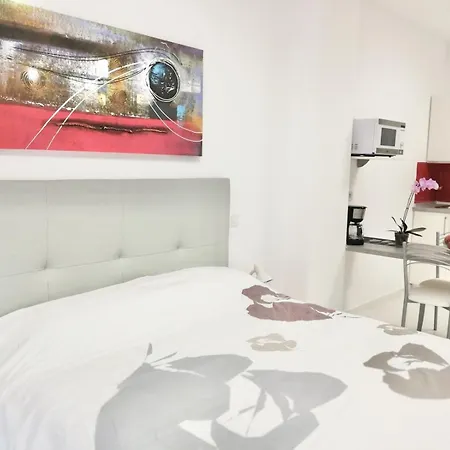 Hfg Loft Moderno Con Terraza En Calle Peatonal Junto A Canteras